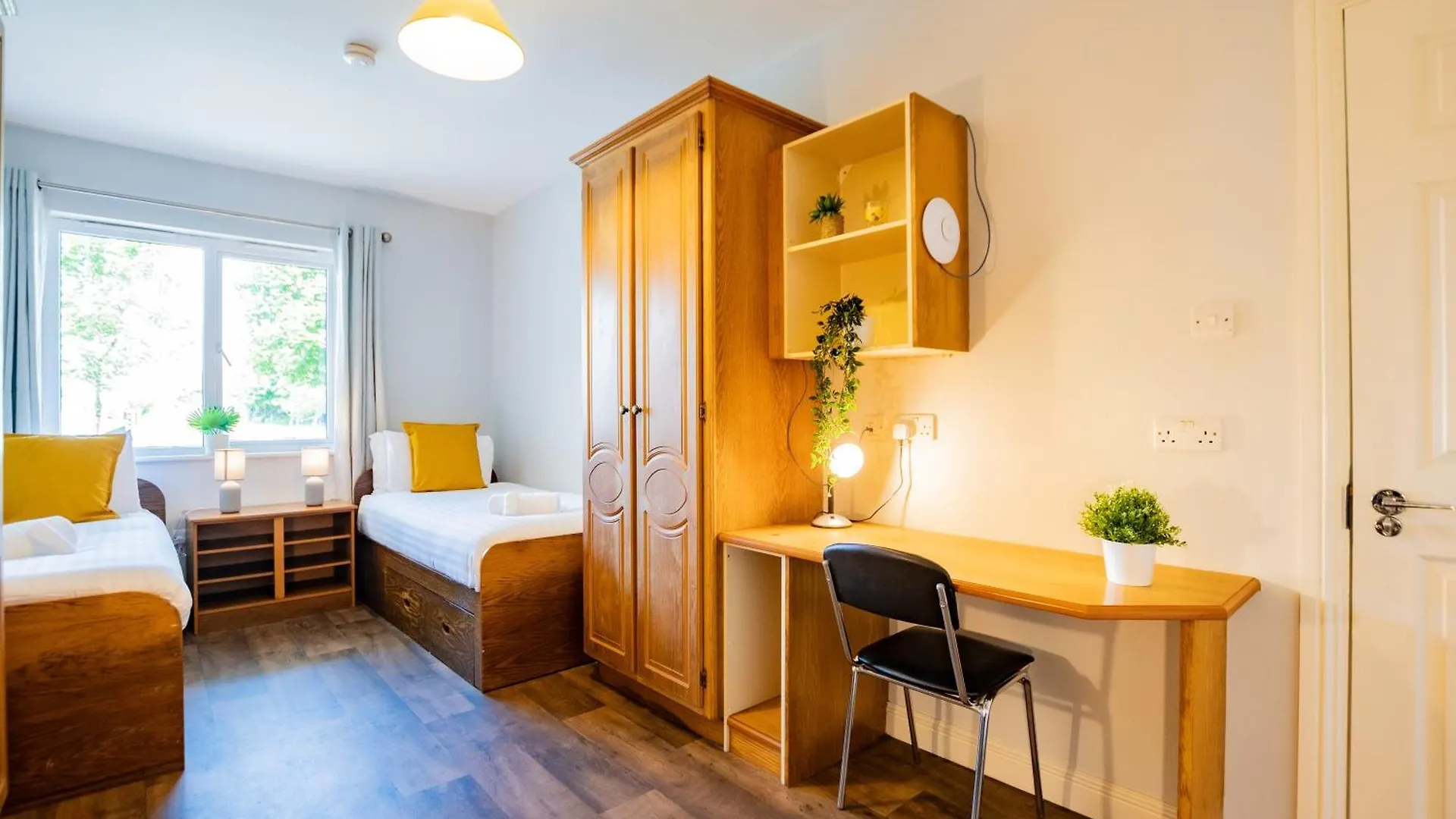 65 - Spacious Three Bed Apartment Galway
